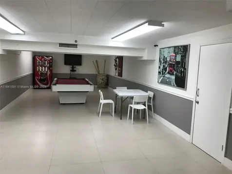 100 Lincoln Road Miami Beach FL 33139