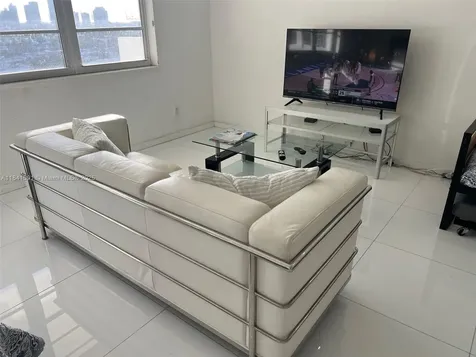 100 Lincoln Road Miami Beach FL 33139