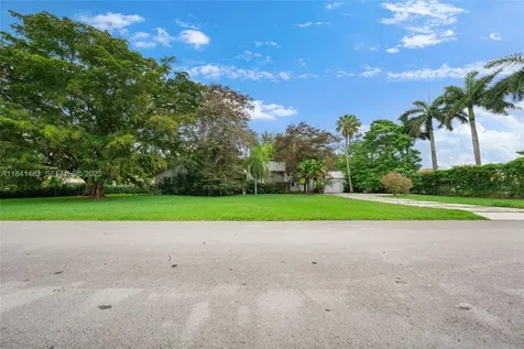 6002 SW 79th Court Miami FL 33143