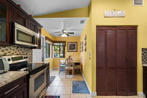 9535 NW 38th Place Sunrise FL 33351