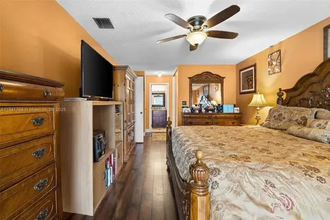9535 NW 38th Place Sunrise FL 33351
