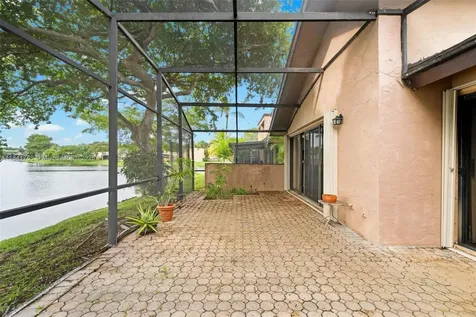 9535 NW 38th Place Sunrise FL 33351