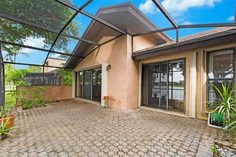 9535 NW 38th Place Sunrise FL 33351