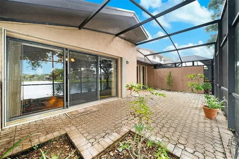 9535 NW 38th Place Sunrise FL 33351