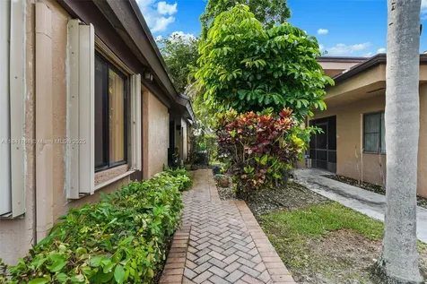 9535 NW 38th Place Sunrise FL 33351