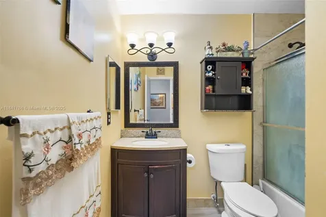 9535 NW 38th Place Sunrise FL 33351