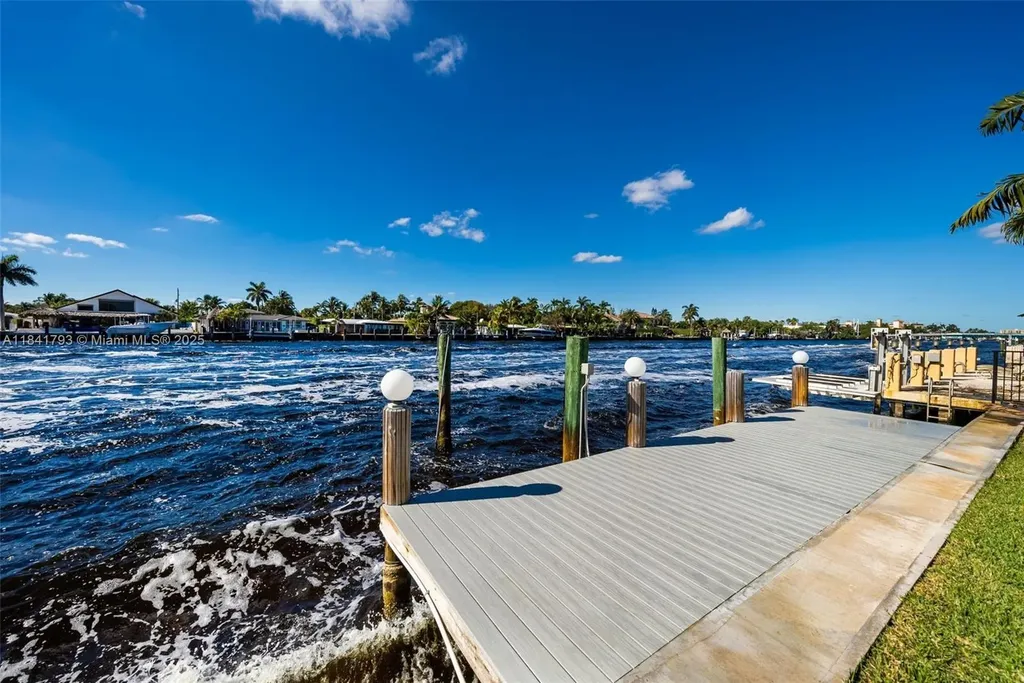 517 S Riverside Drive Pompano Beach FL 33062