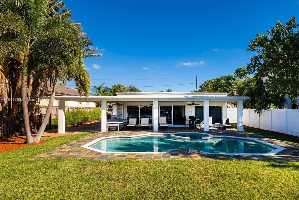 517 S Riverside Drive Pompano Beach FL 33062
