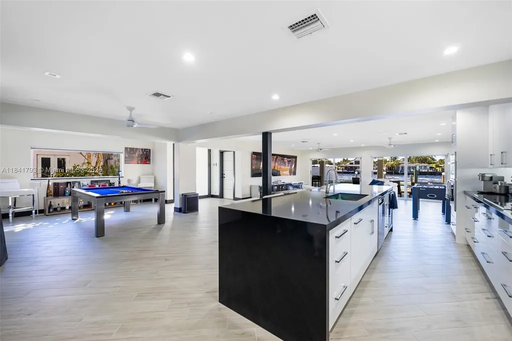 517 S Riverside Drive Pompano Beach FL 33062
