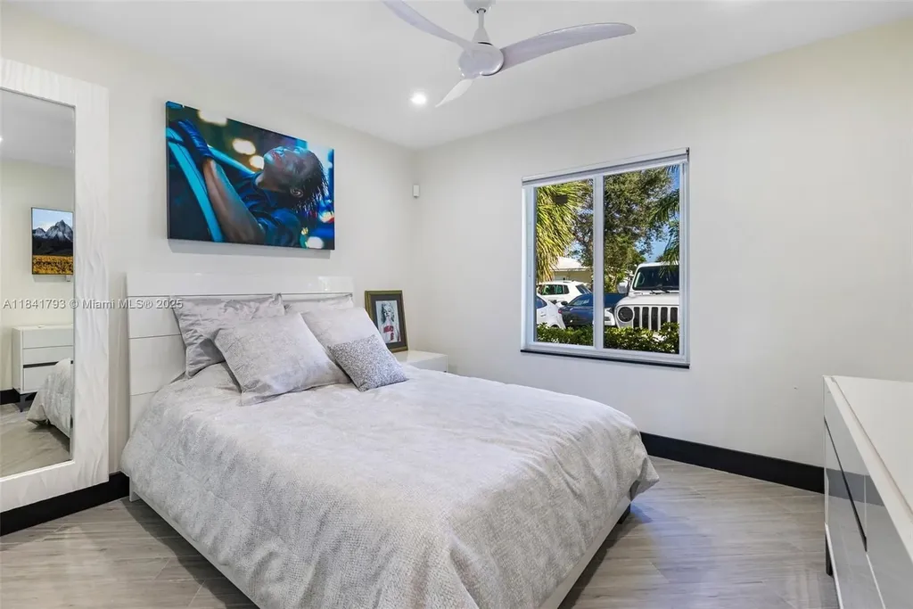 517 S Riverside Drive Pompano Beach FL 33062