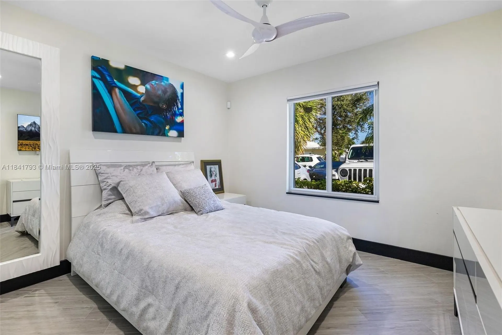 517 S Riverside Drive Pompano Beach FL 33062