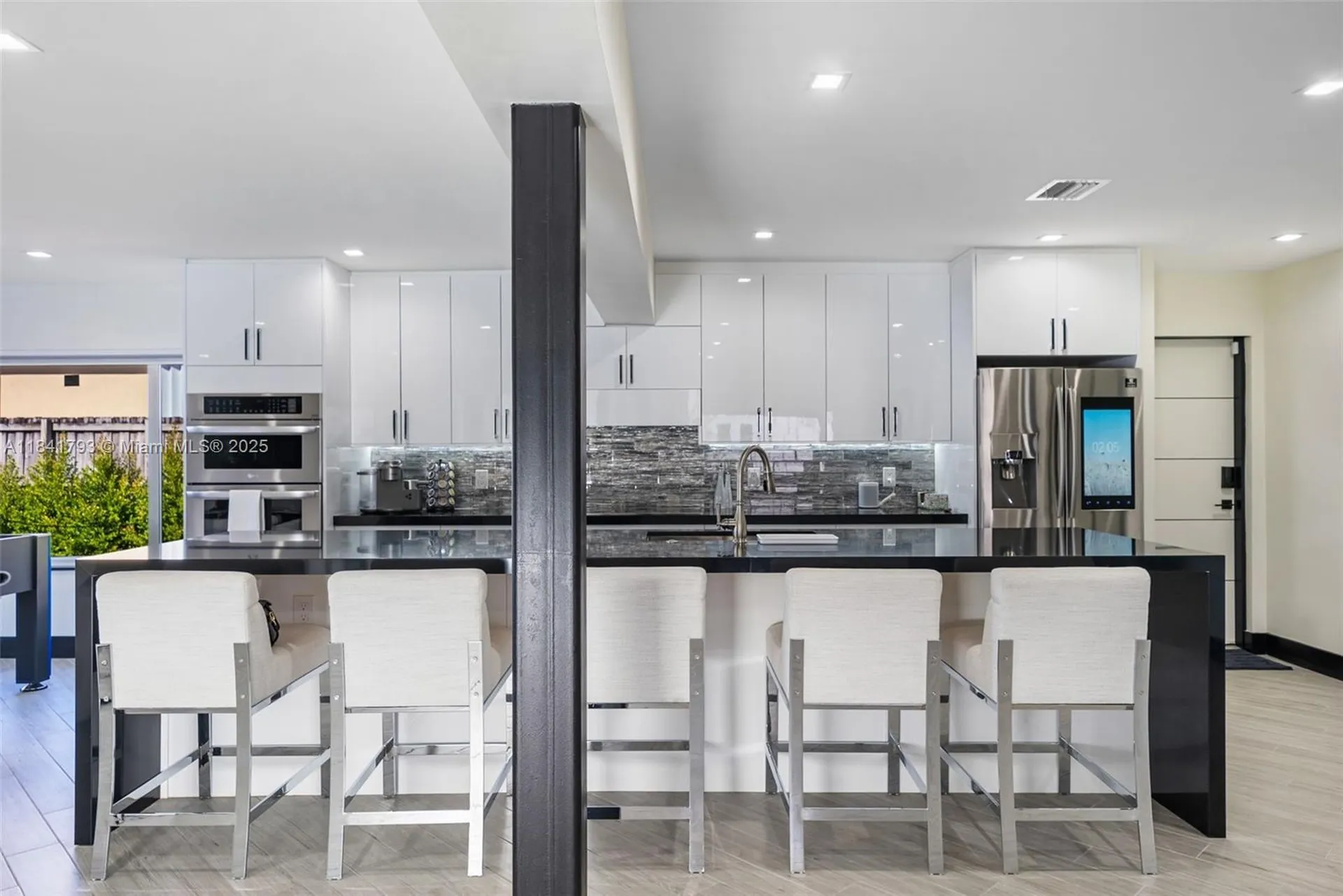 517 S Riverside Drive Pompano Beach FL 33062