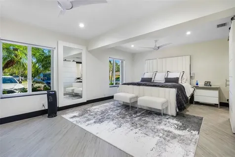 517 S Riverside Drive Pompano Beach FL 33062