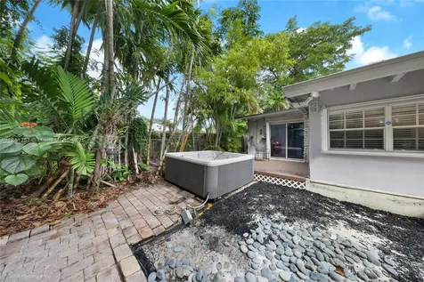 1615 S Miami Avenue Miami FL 33129