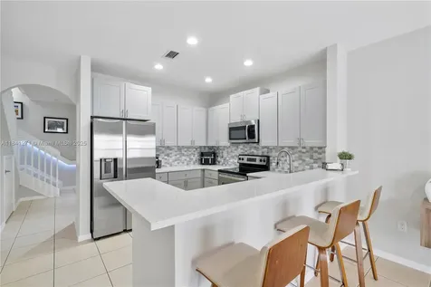2979 NW 30th Place Oakland Park FL 33311