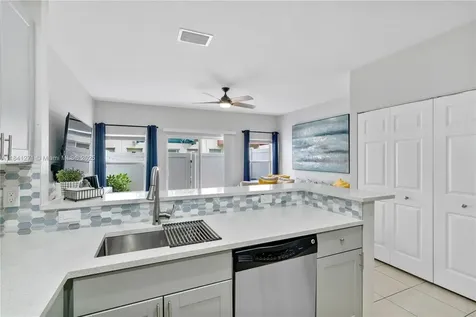 2979 NW 30th Place Oakland Park FL 33311