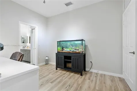 2979 NW 30th Place Oakland Park FL 33311
