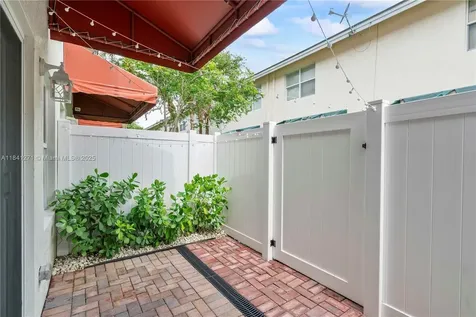 2979 NW 30th Place Oakland Park FL 33311