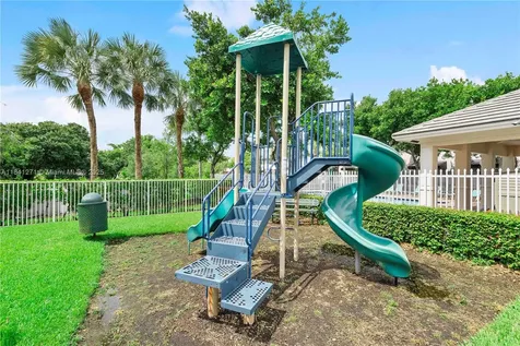 2979 NW 30th Place Oakland Park FL 33311