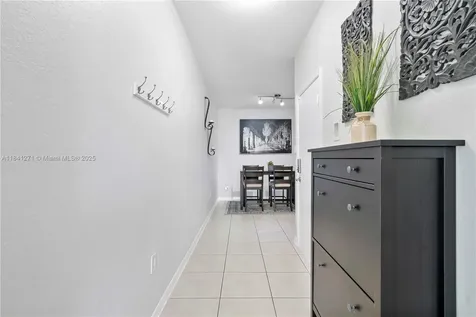 2979 NW 30th Place Oakland Park FL 33311