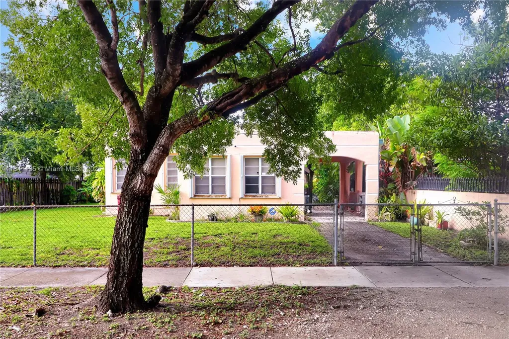 2730 NW 6th Street Miami FL 33125