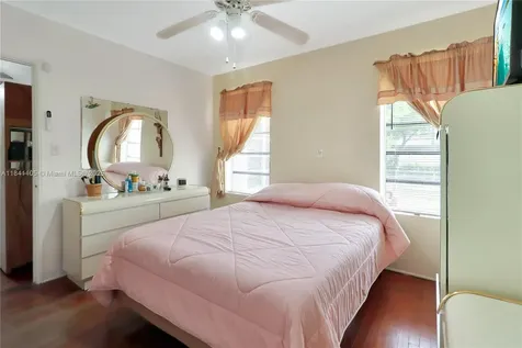 2730 NW 6th Street Miami FL 33125
