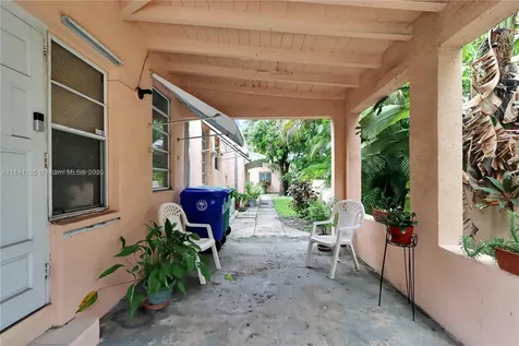 2730 NW 6th Street Miami FL 33125