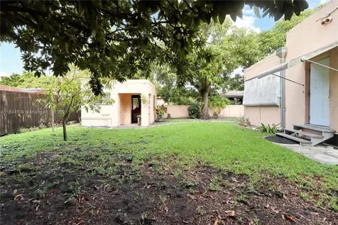 2730 NW 6th Street Miami FL 33125