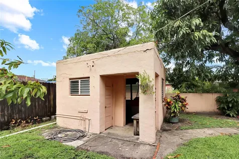 2730 NW 6th Street Miami FL 33125