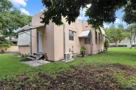 2730 NW 6th Street Miami FL 33125