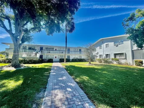 337 Durham J Deerfield Beach FL 33442