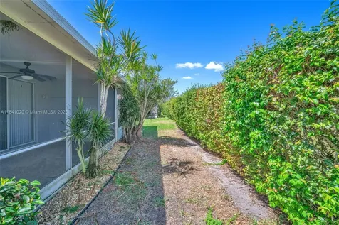 9567 N Crescent View Drive N Boynton Beach FL 33437