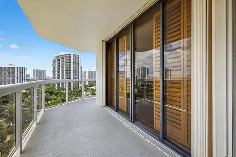 20185 E Country Club Drive Aventura FL 33180
