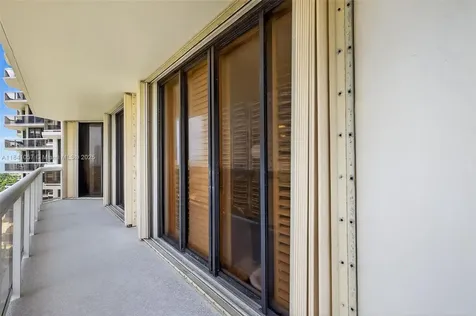 20185 E Country Club Drive Aventura FL 33180