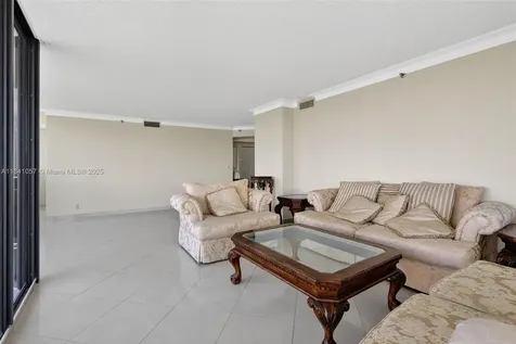 20185 E Country Club Drive Aventura FL 33180