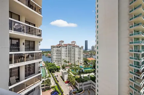 20185 E Country Club Drive Aventura FL 33180