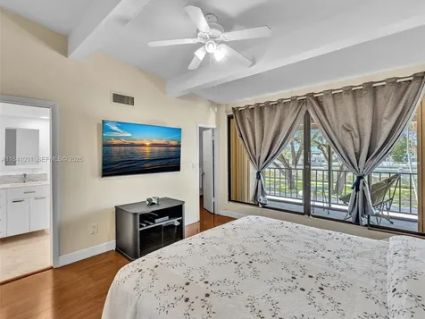19200 NE 25th Avenue Miami FL 33180