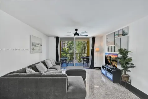 19701 E Country Club Drive Aventura FL 33180