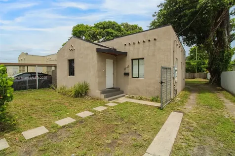 1745 NW 49th Street Miami FL 33142