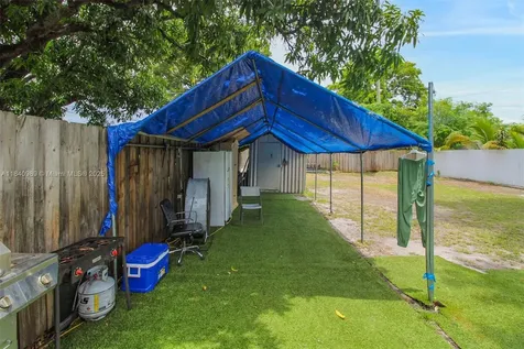 1745 NW 49th Street Miami FL 33142