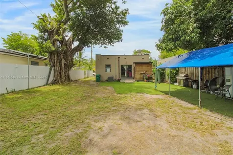 1745 NW 49th Street Miami FL 33142