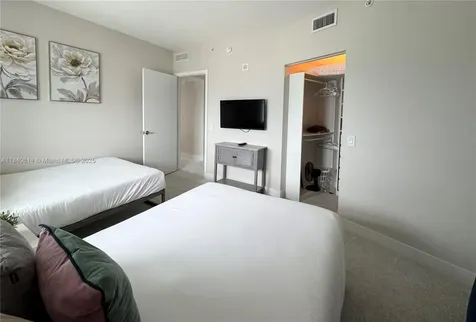 4111 S Ocean Drive Hollywood FL 33019