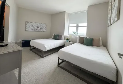 4111 S Ocean Drive Hollywood FL 33019
