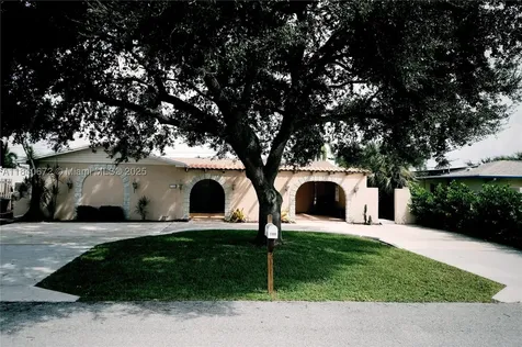 2359 N Wallen Drive Palm Beach Gardens FL 33410
