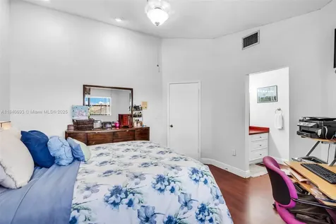 19631 Cypress Court Hialeah FL 33015