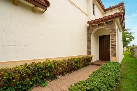 423 SE 33rd Terrace Homestead FL 33033