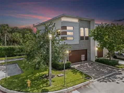 4460 NW 8th Place Plantation FL 33317