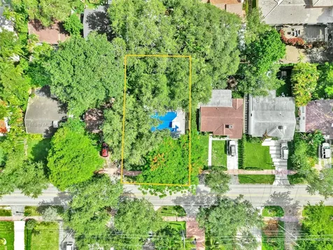 370 NE 87th Street El Portal FL 33138
