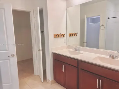 982 SW Alcantarra Boulevard Port St. Lucie FL 34953