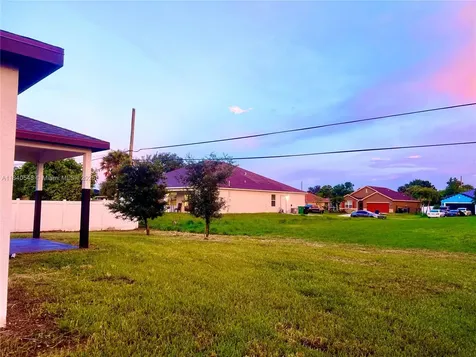 982 SW Alcantarra Boulevard Port St. Lucie FL 34953